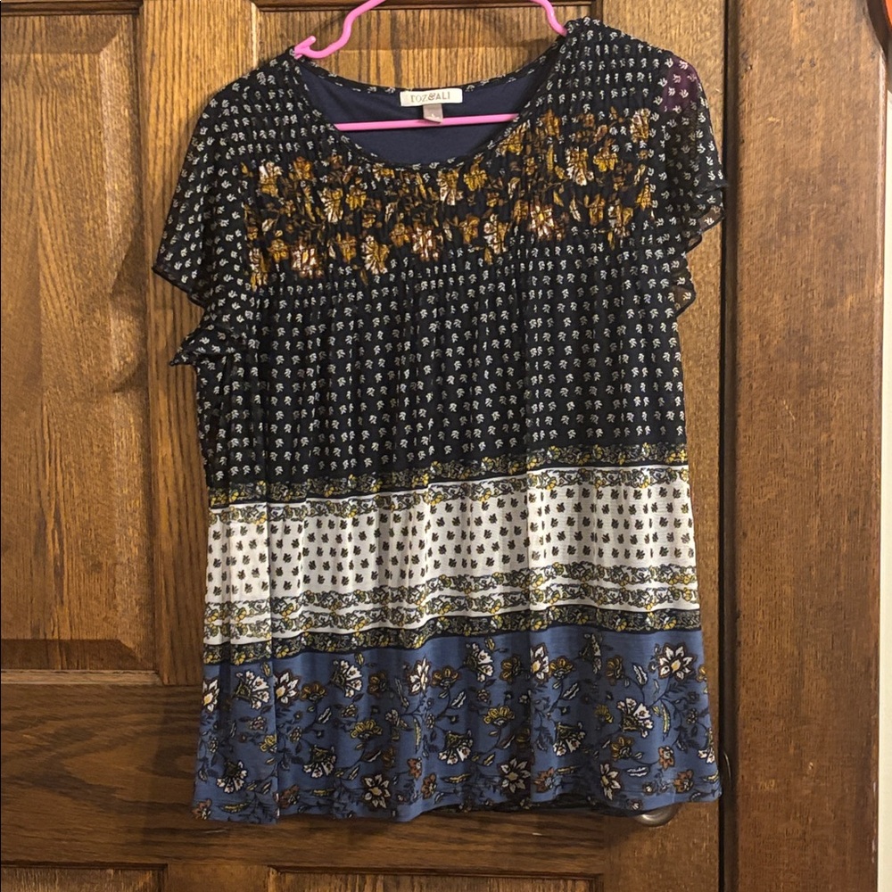 Roz & Ali floral shirt size Large